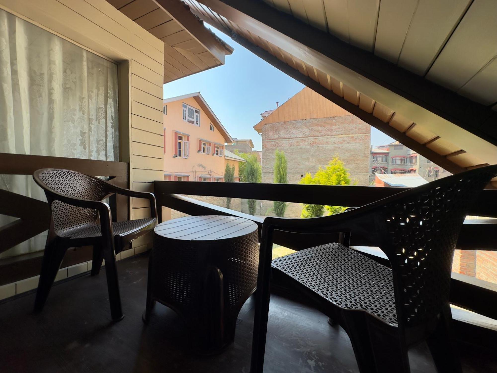 The Chinar Retreat Hut Hotel Srinagar  Bagian luar foto