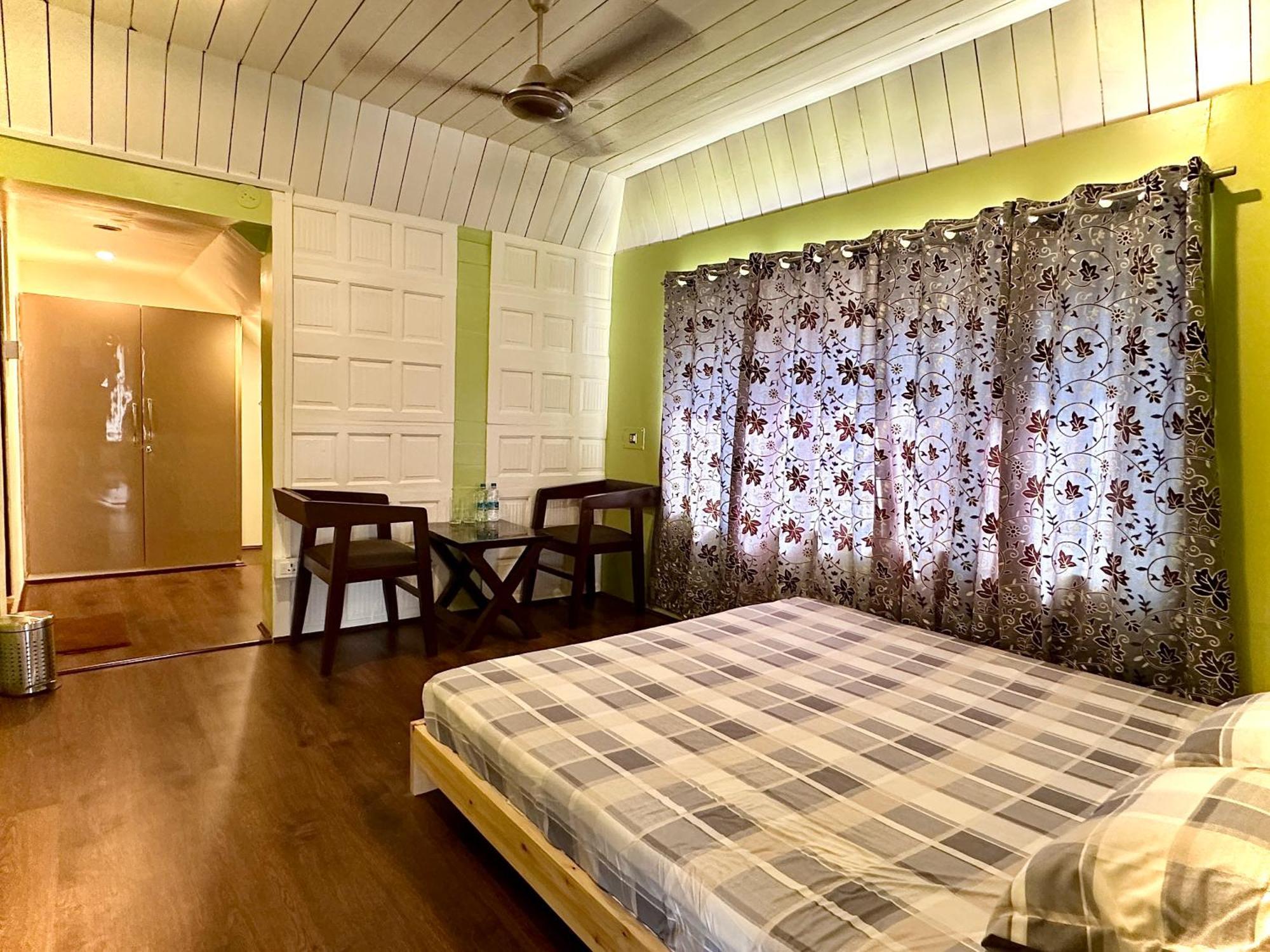 The Chinar Retreat Hut Hotel Srinagar  Bagian luar foto